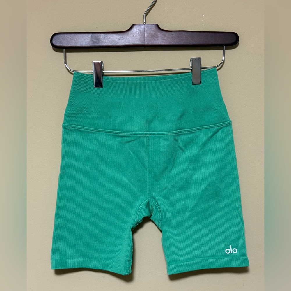 Alo yoga 5" Seamless Ribbed Favorite Short